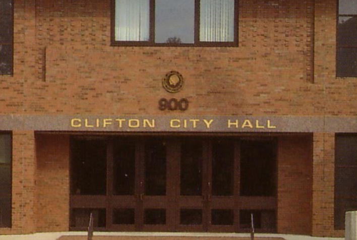 Photograph of the entrance to the City of Clifton Municipal Court